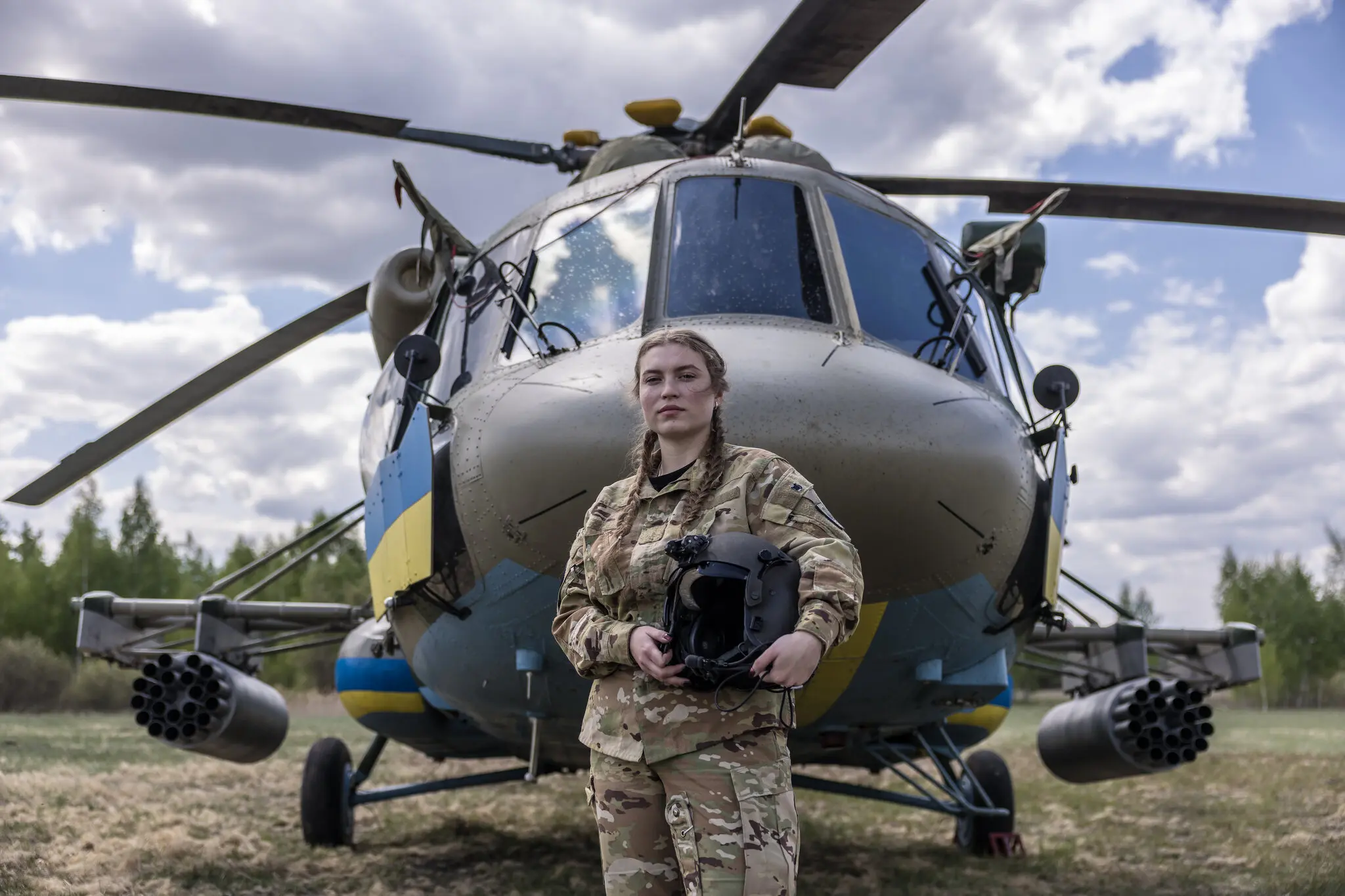 Катерина — перша й поки єдина жінка-бойовий пілот вертольота в ЗСУ руйнує військові стереотипи